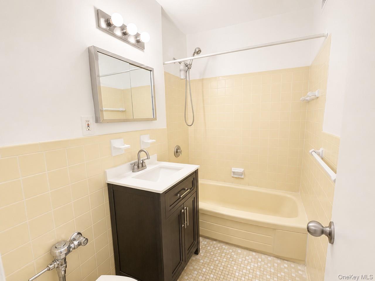 410 E Broadway 4t Property Photo 9