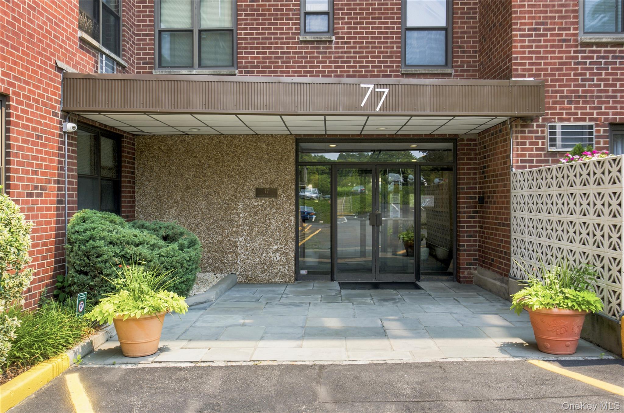 77 Carpenter Avenue 3b Property Photo 4