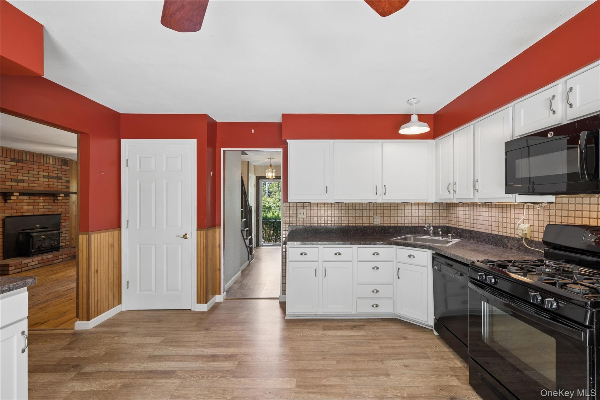 49 Old Town Lane Property Photo 11