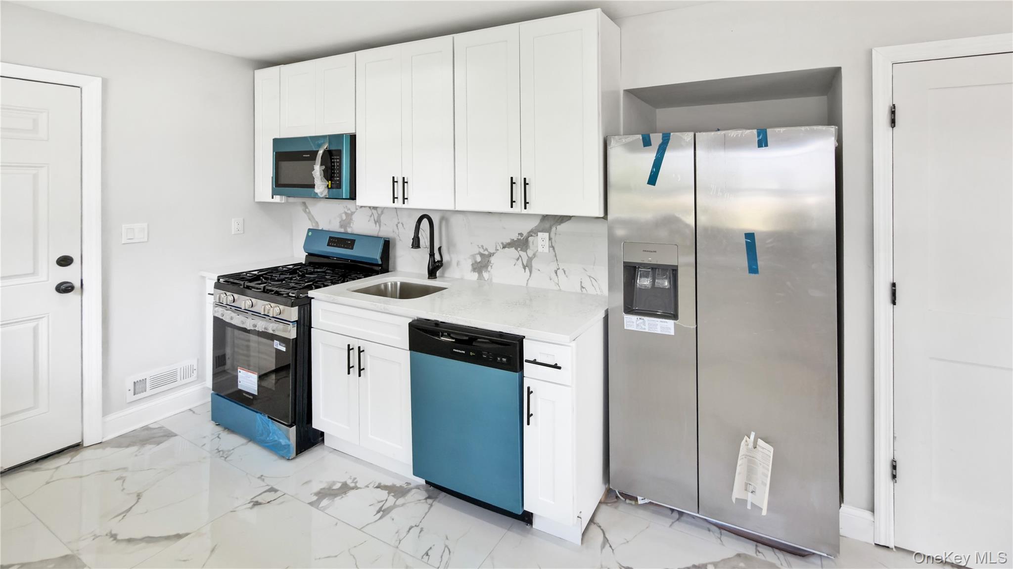 162 State Street Property Photo 10
