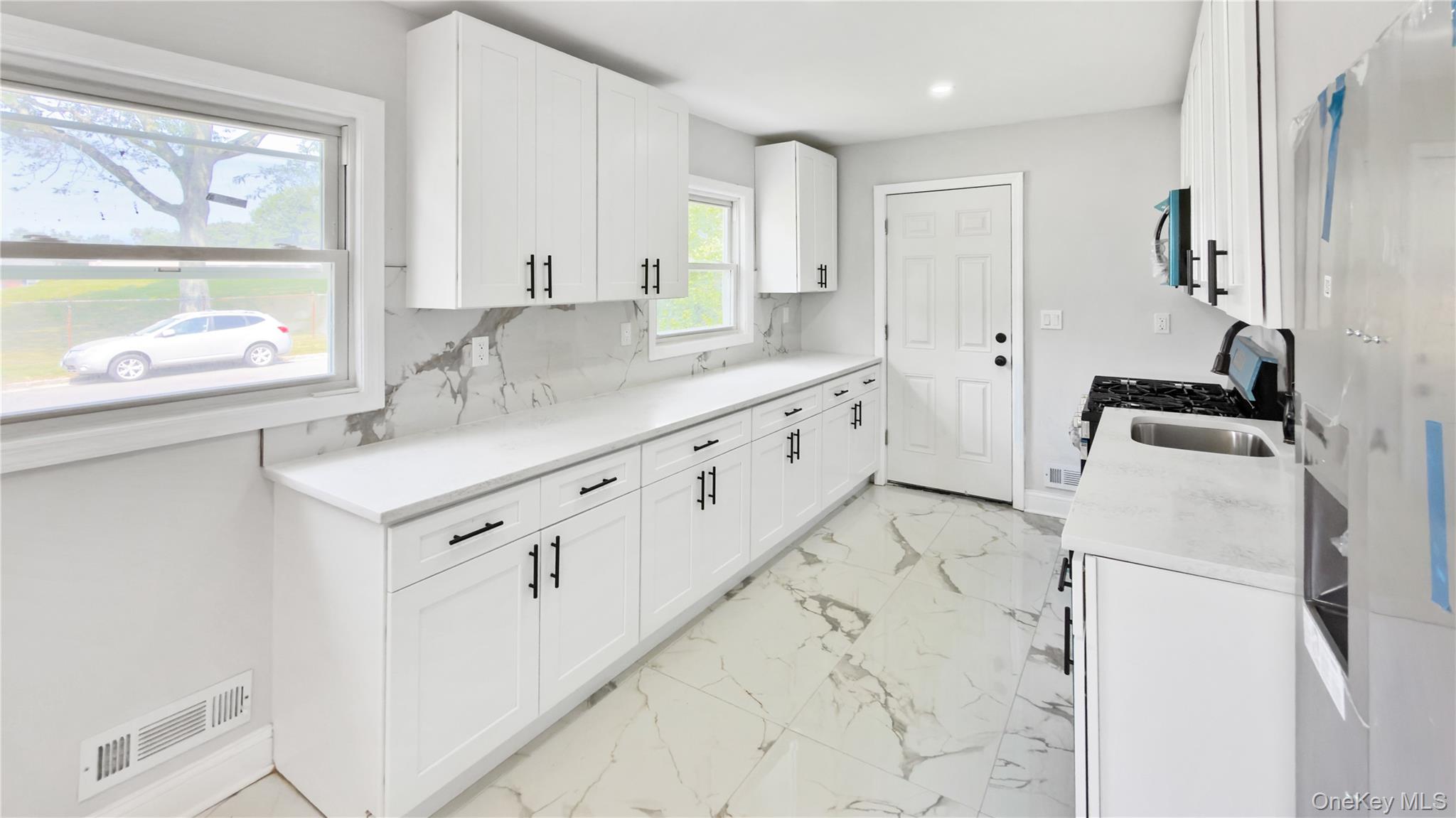 162 State Street Property Photo 11