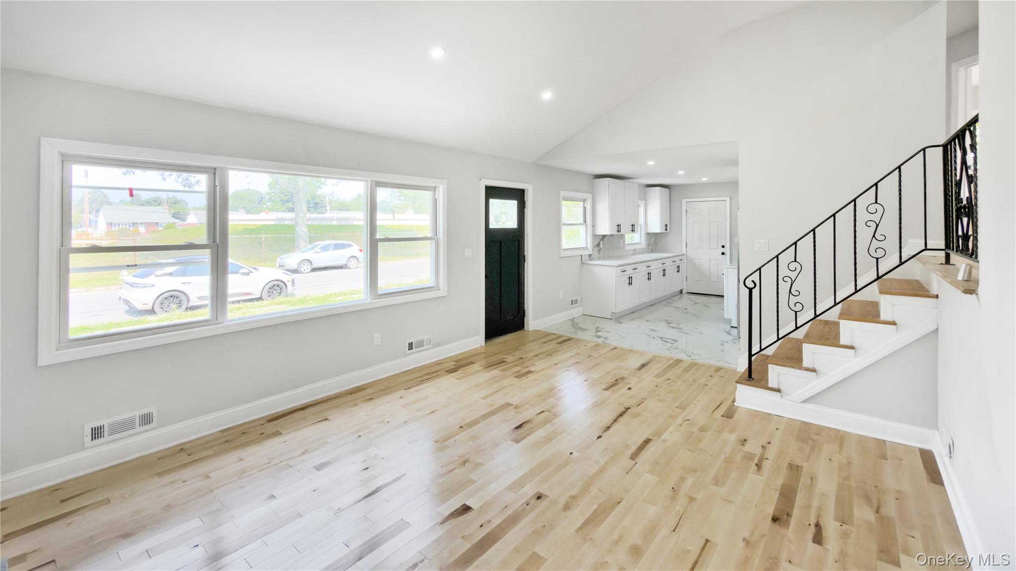 162 State Street Property Photo 15