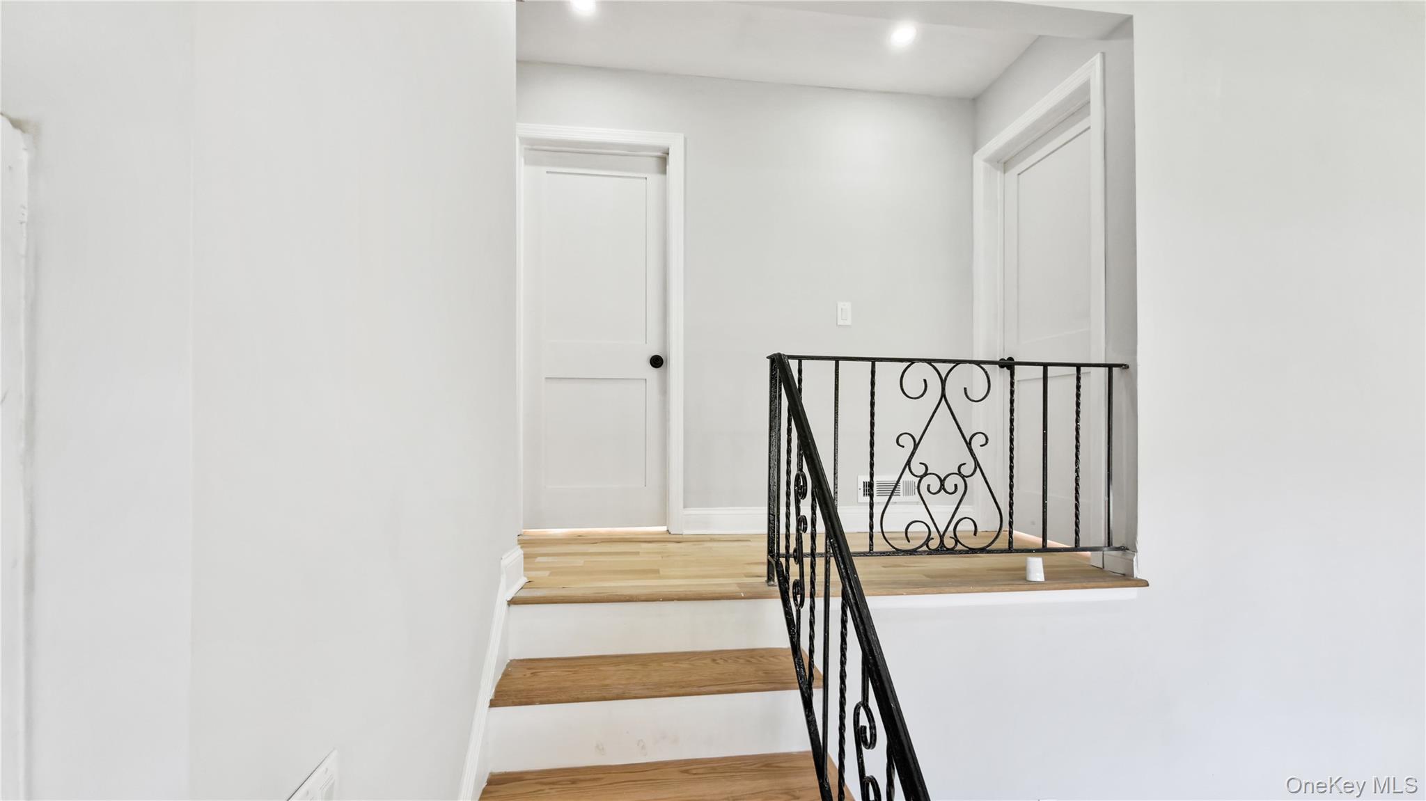 162 State Street Property Photo 16