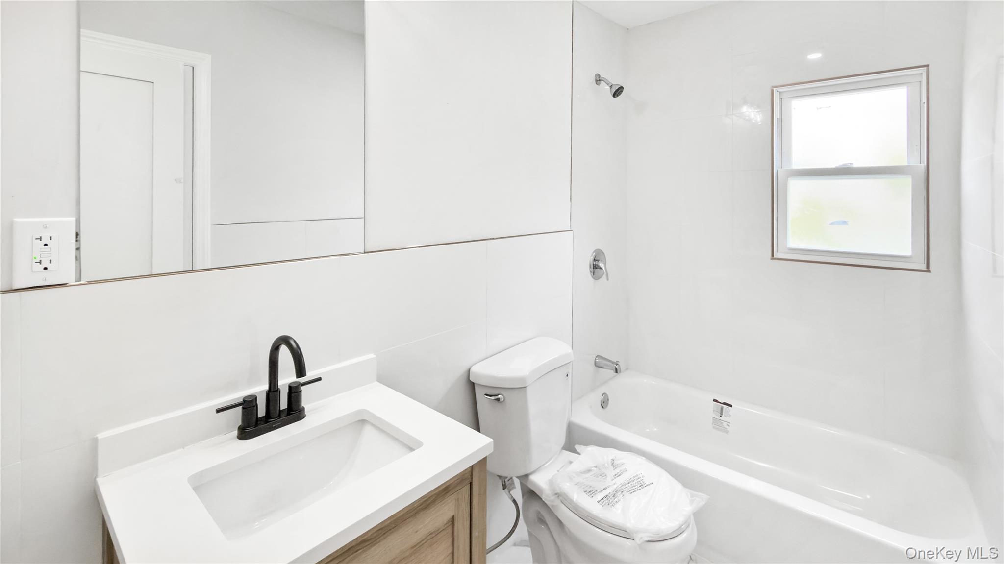 162 State Street Property Photo 23