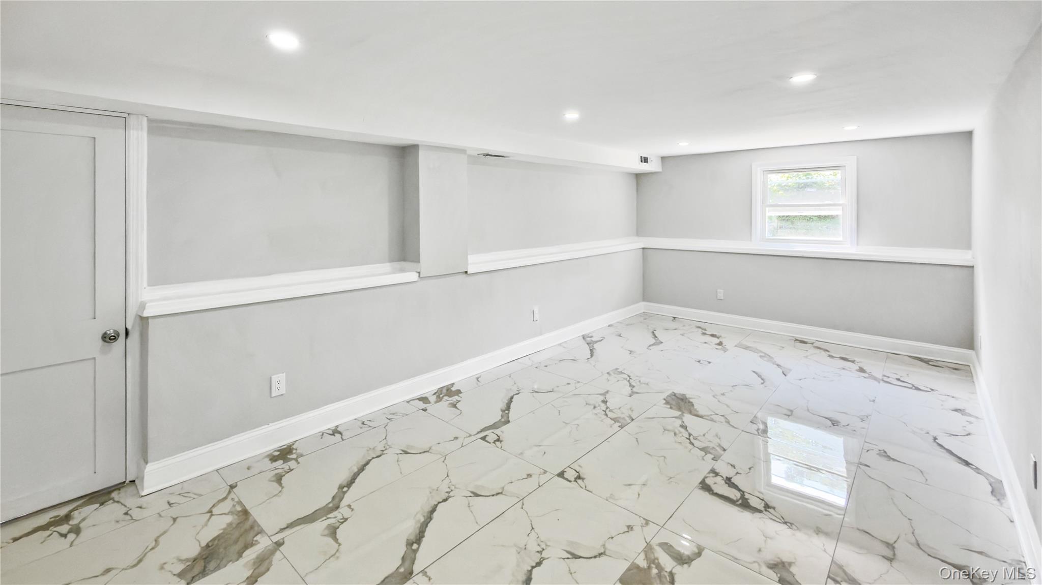 162 State Street Property Photo 26