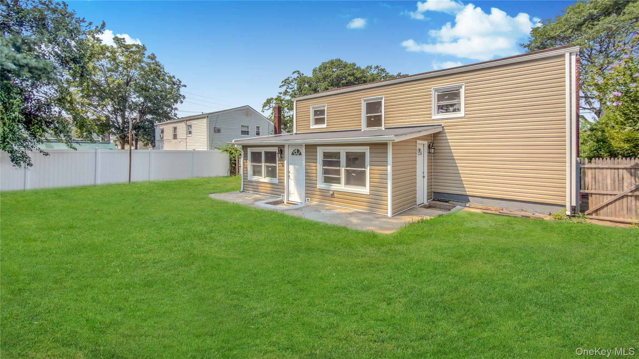 162 State Street Property Photo 44