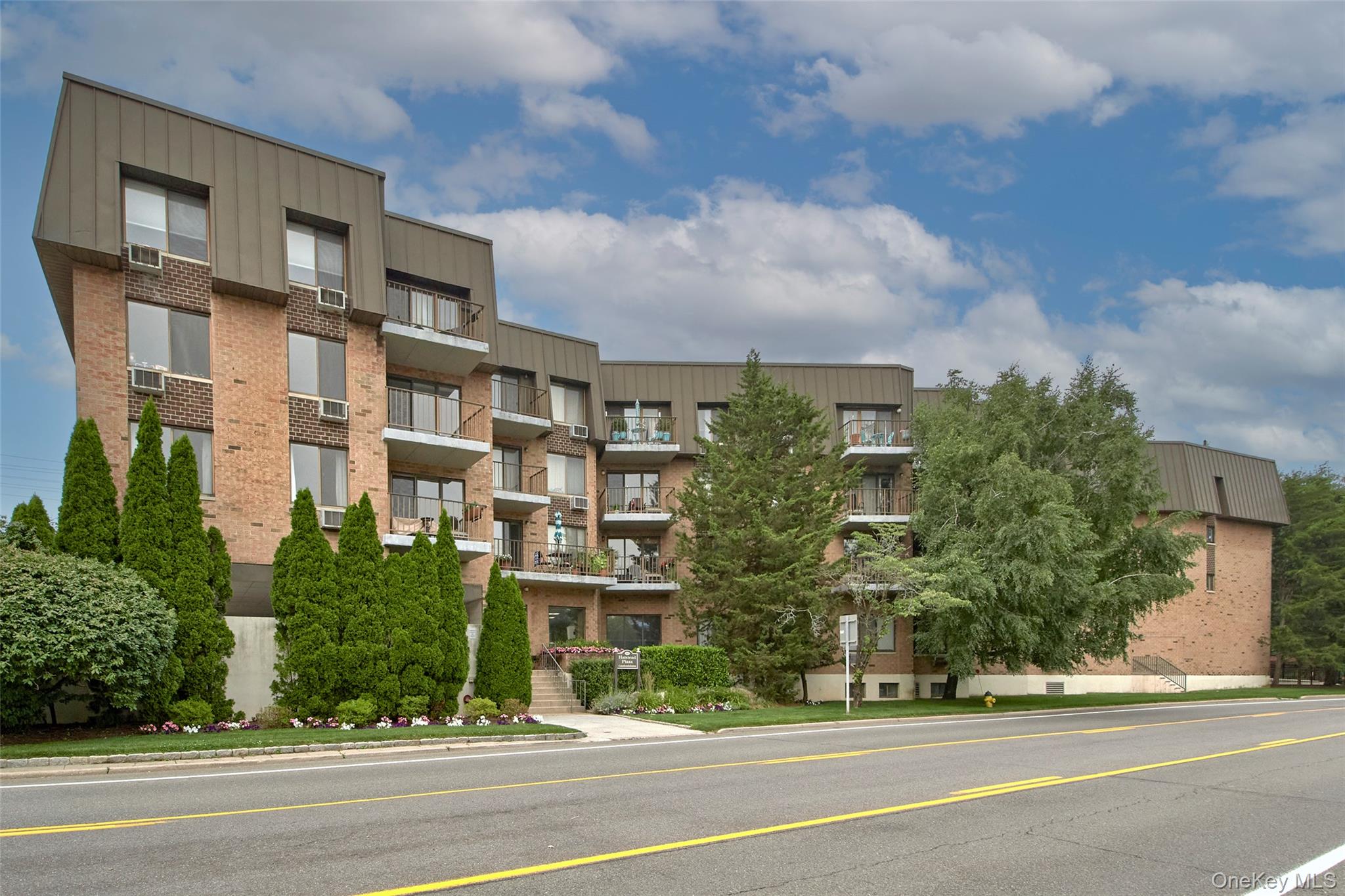 560 Halstead Avenue 2-R Property Photo 1