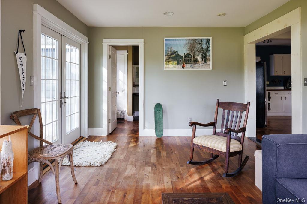 215 Moore Road Property Photo 14