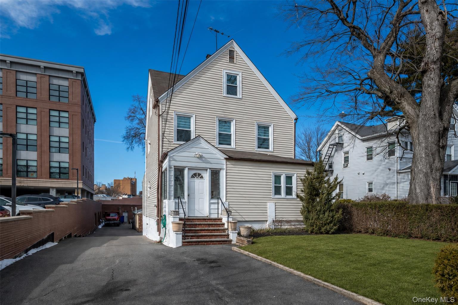 24 5th Avenue Property Photo 1