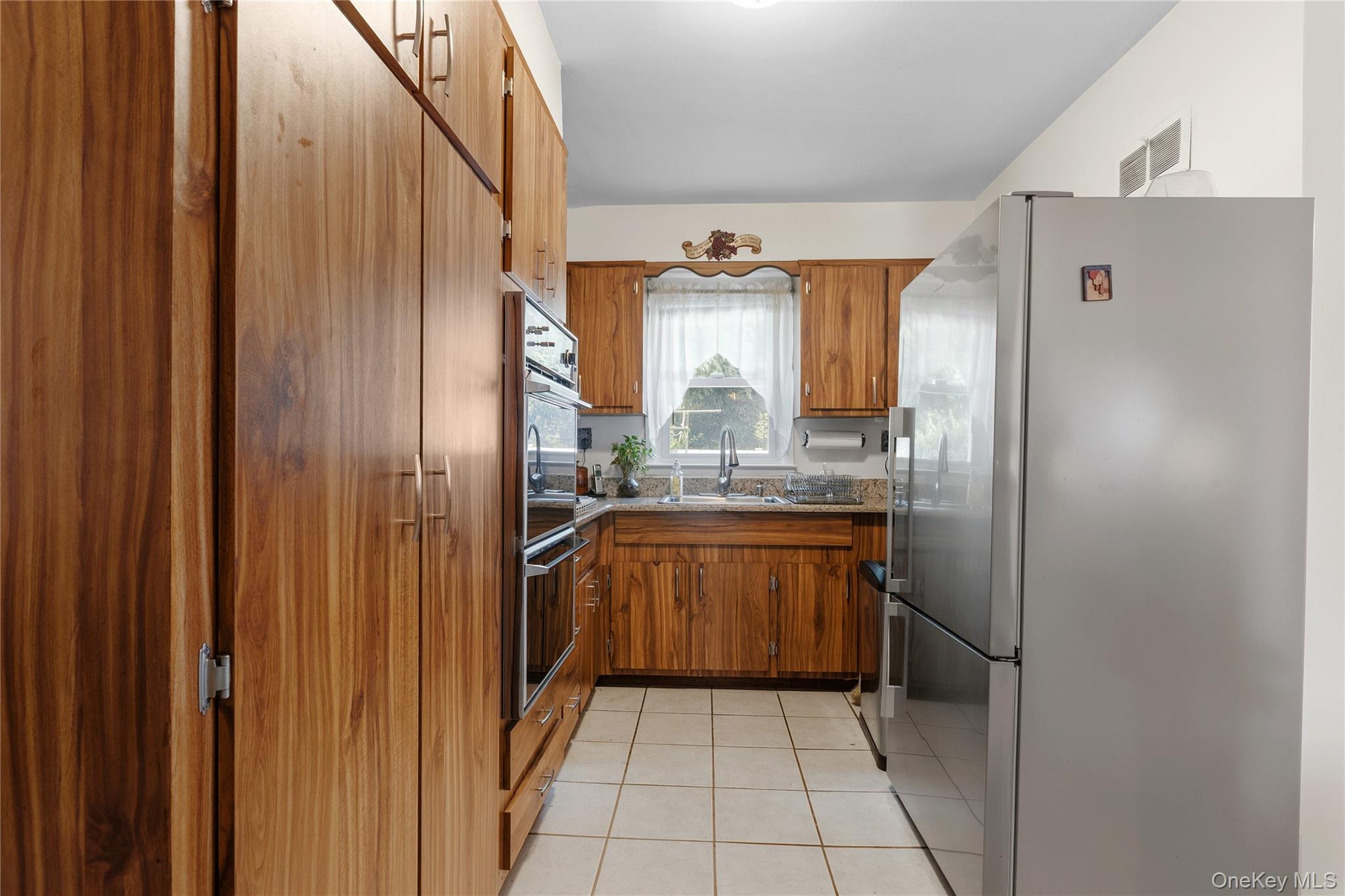 65 N Fulton Avenue Property Photo 6