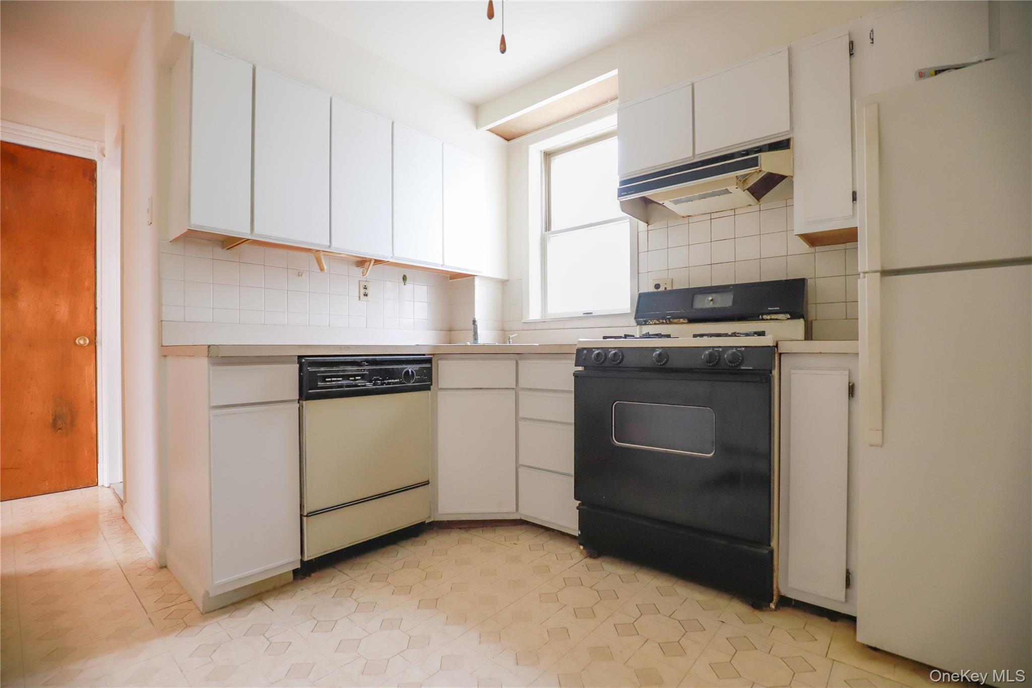 146-11 35th Avenue Property Photo 8