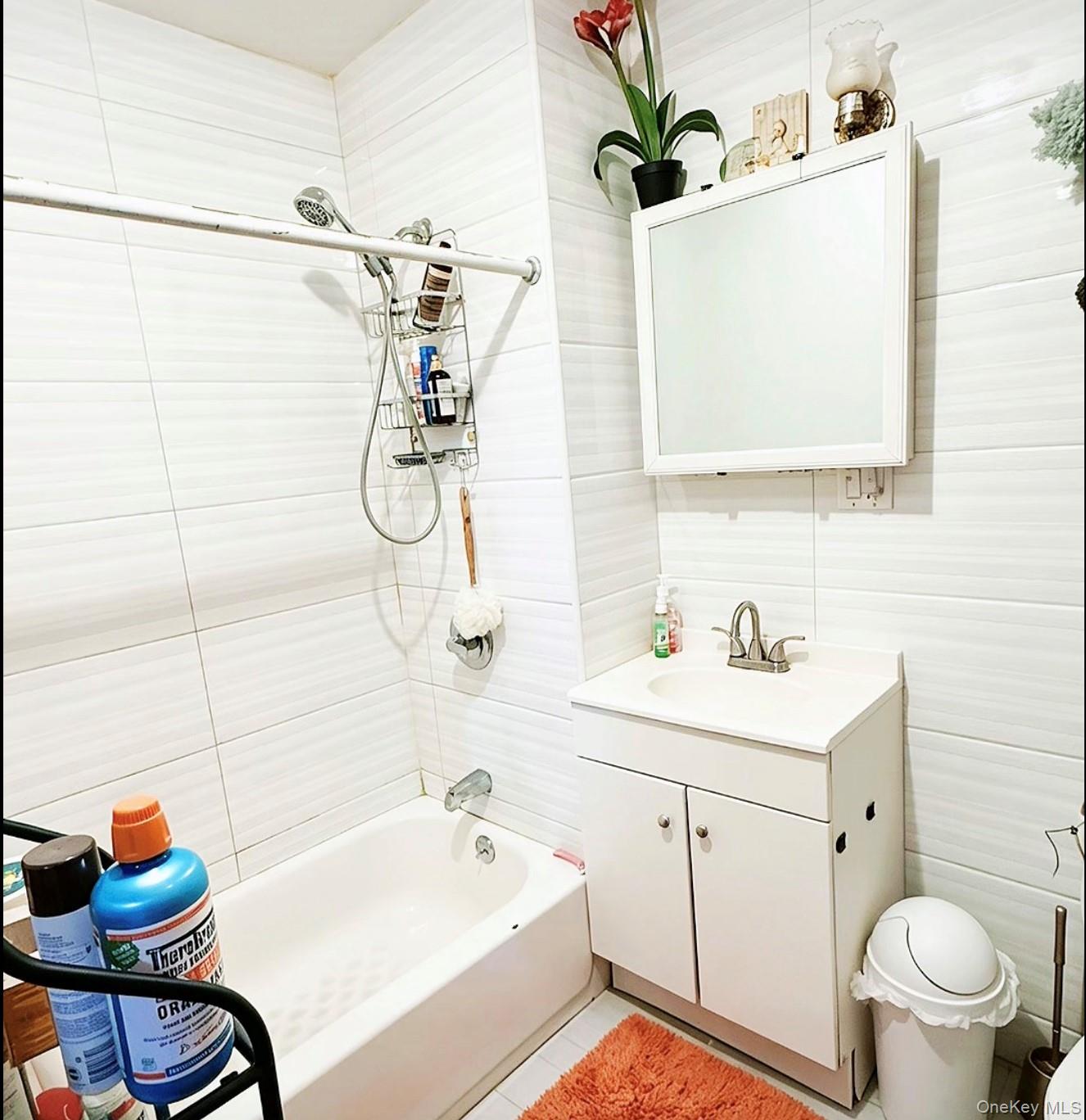 10505 Northern Boulevard Property Photo 4