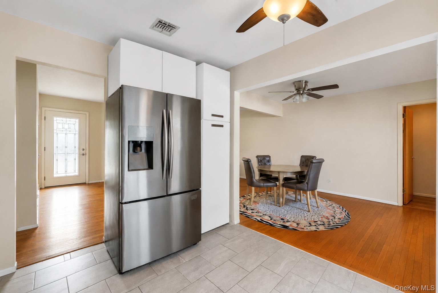 437 Commack Road Property Photo 20