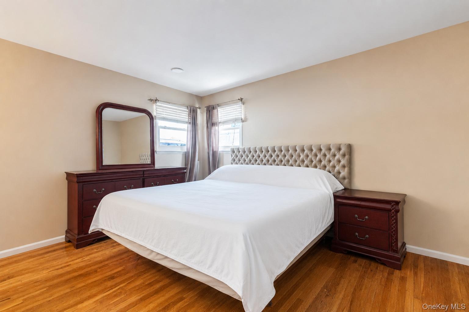 437 Commack Road Property Photo 23