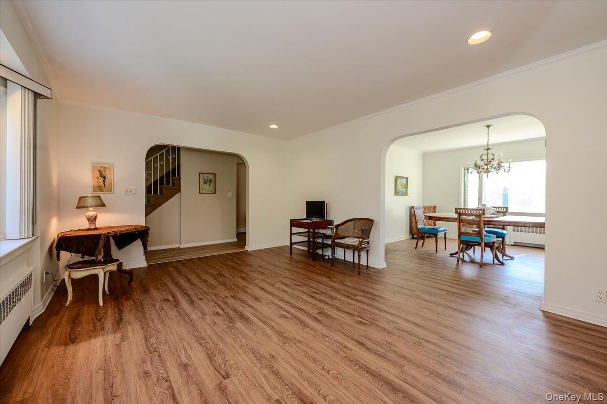 1080 Roselle Place Property Photo 6