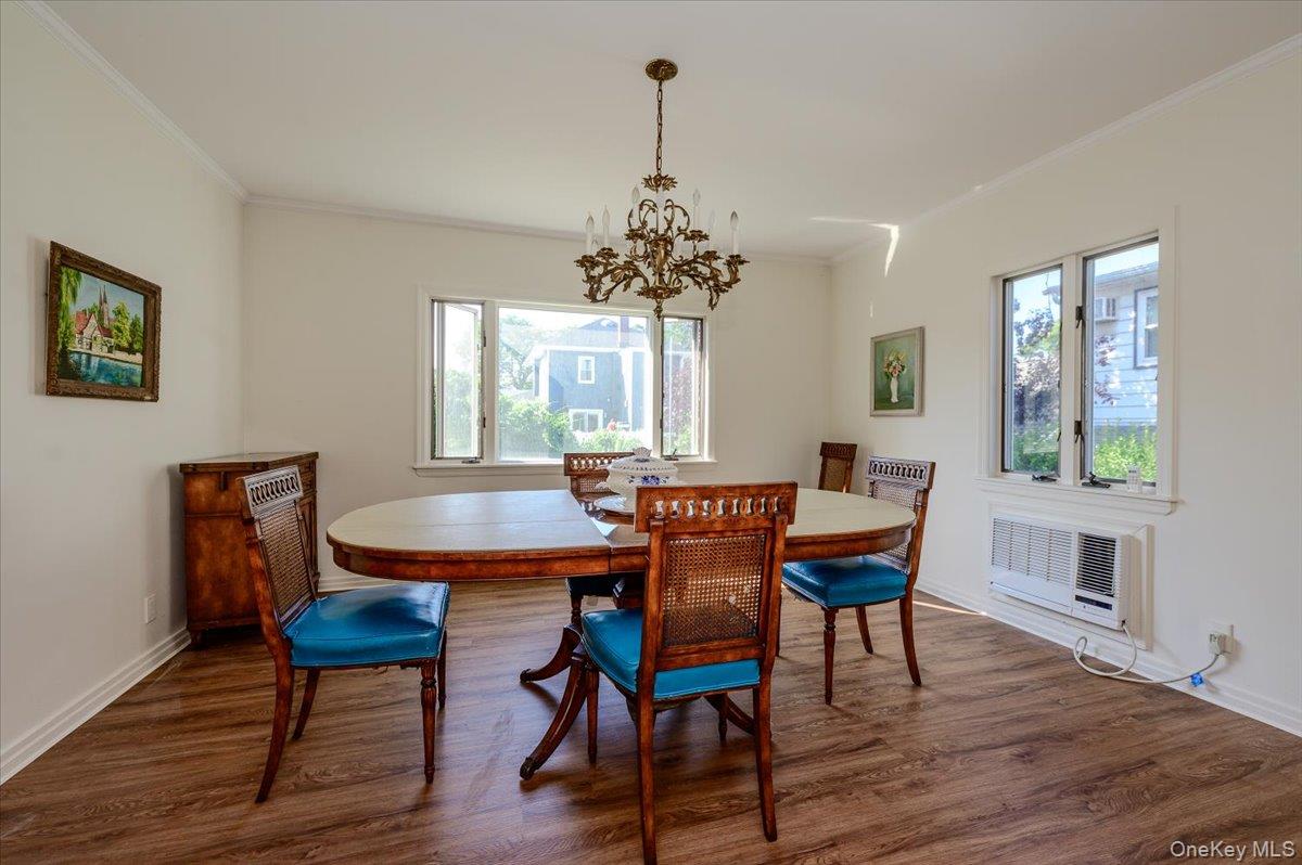 1080 Roselle Place Property Photo 8