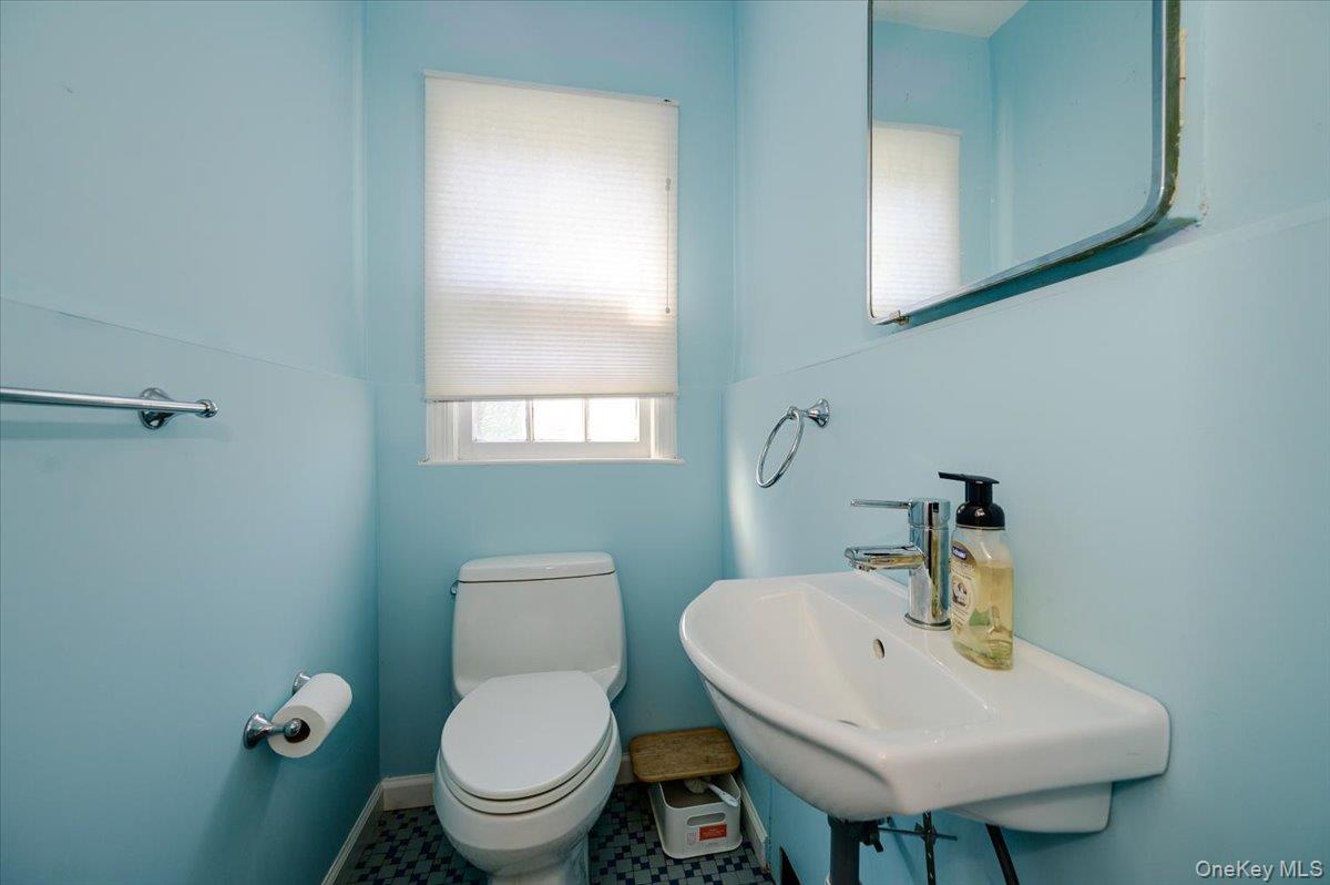 1080 Roselle Place Property Photo 13