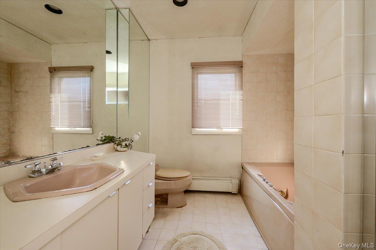 1080 Roselle Place Property Photo 17