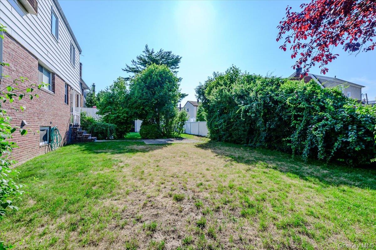 1080 Roselle Place Property Photo 25