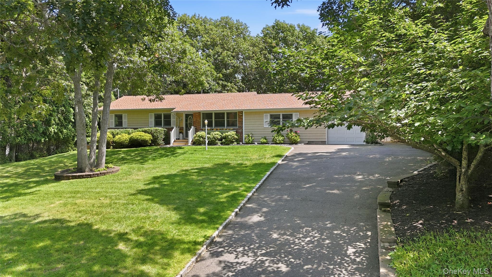5 Columbine Avenue Property Photo 2
