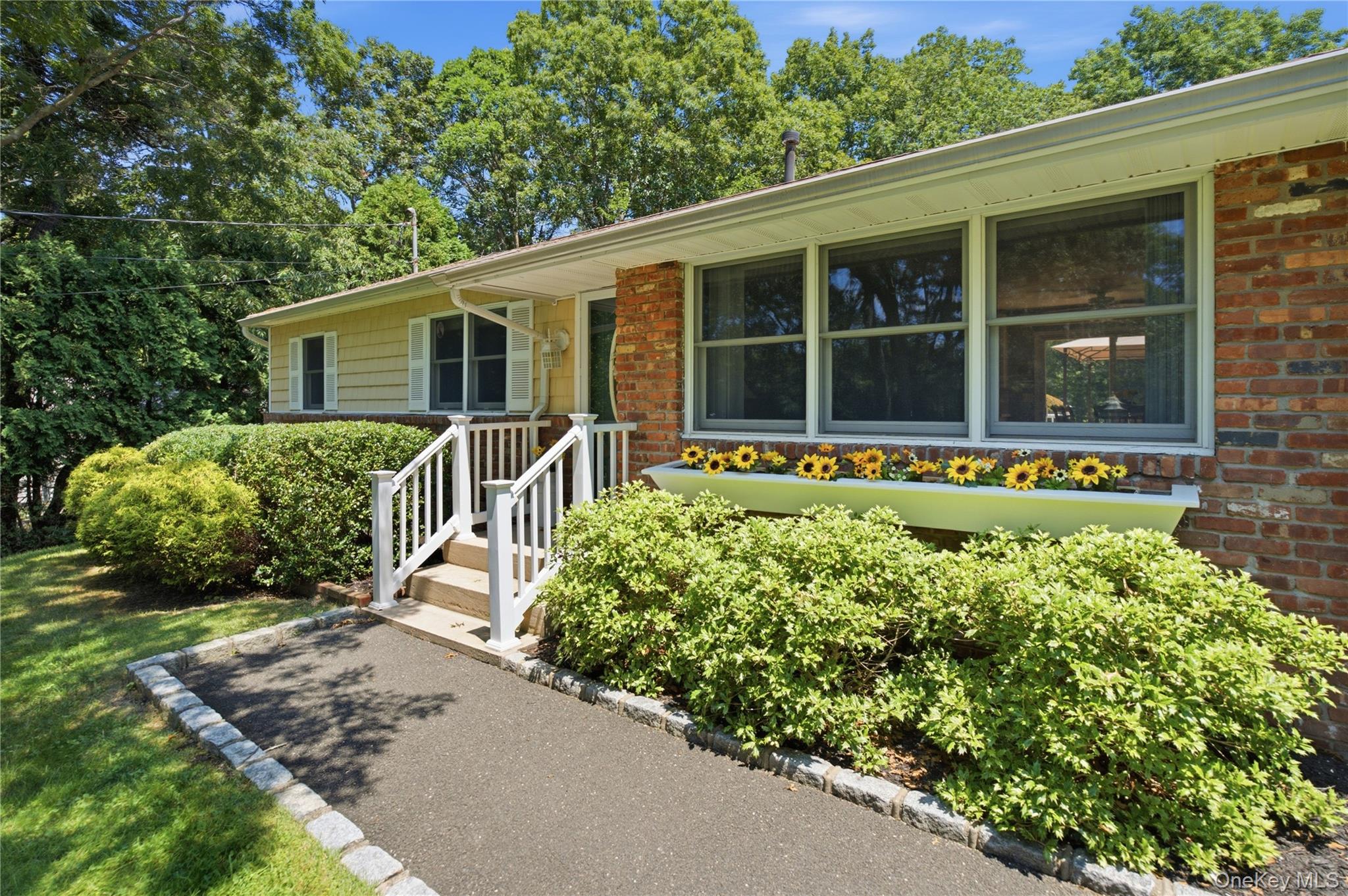 5 Columbine Avenue Property Photo 3