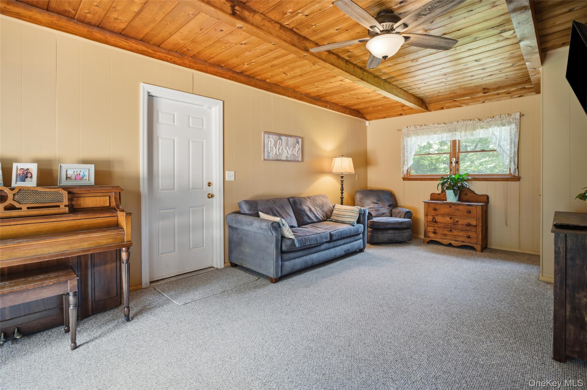 5 Columbine Avenue Property Photo 8