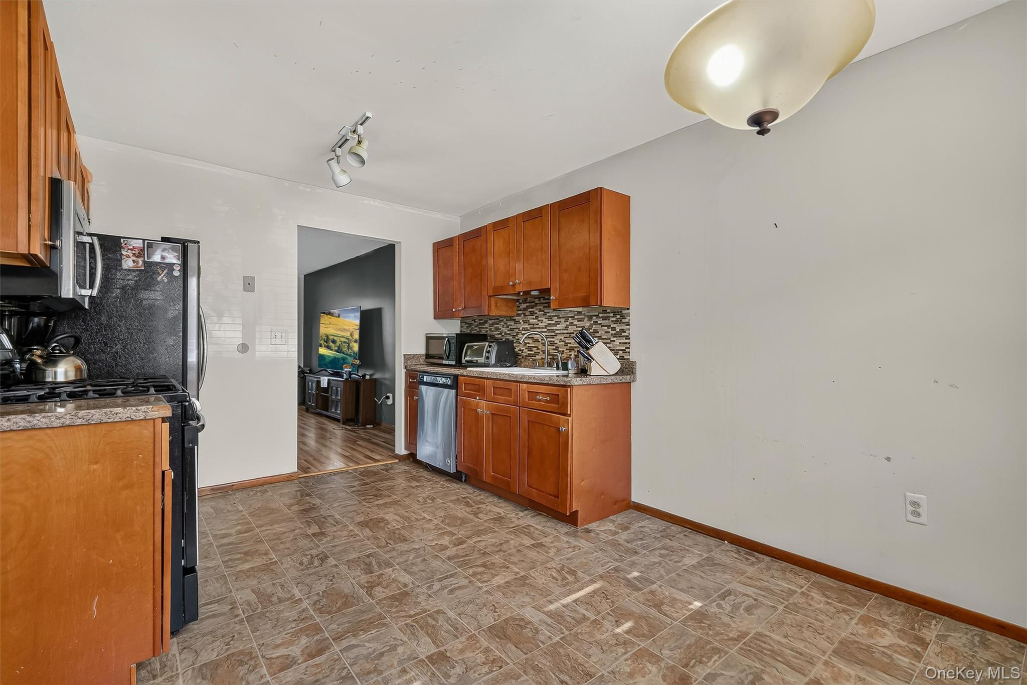 154 Eagleton Drive Property Photo 4