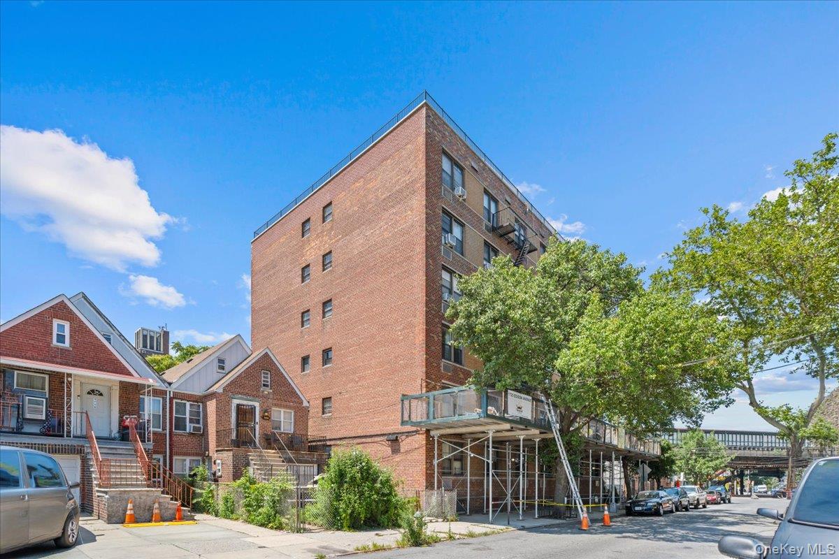 1725 Edison Avenue 5d Property Photo 2
