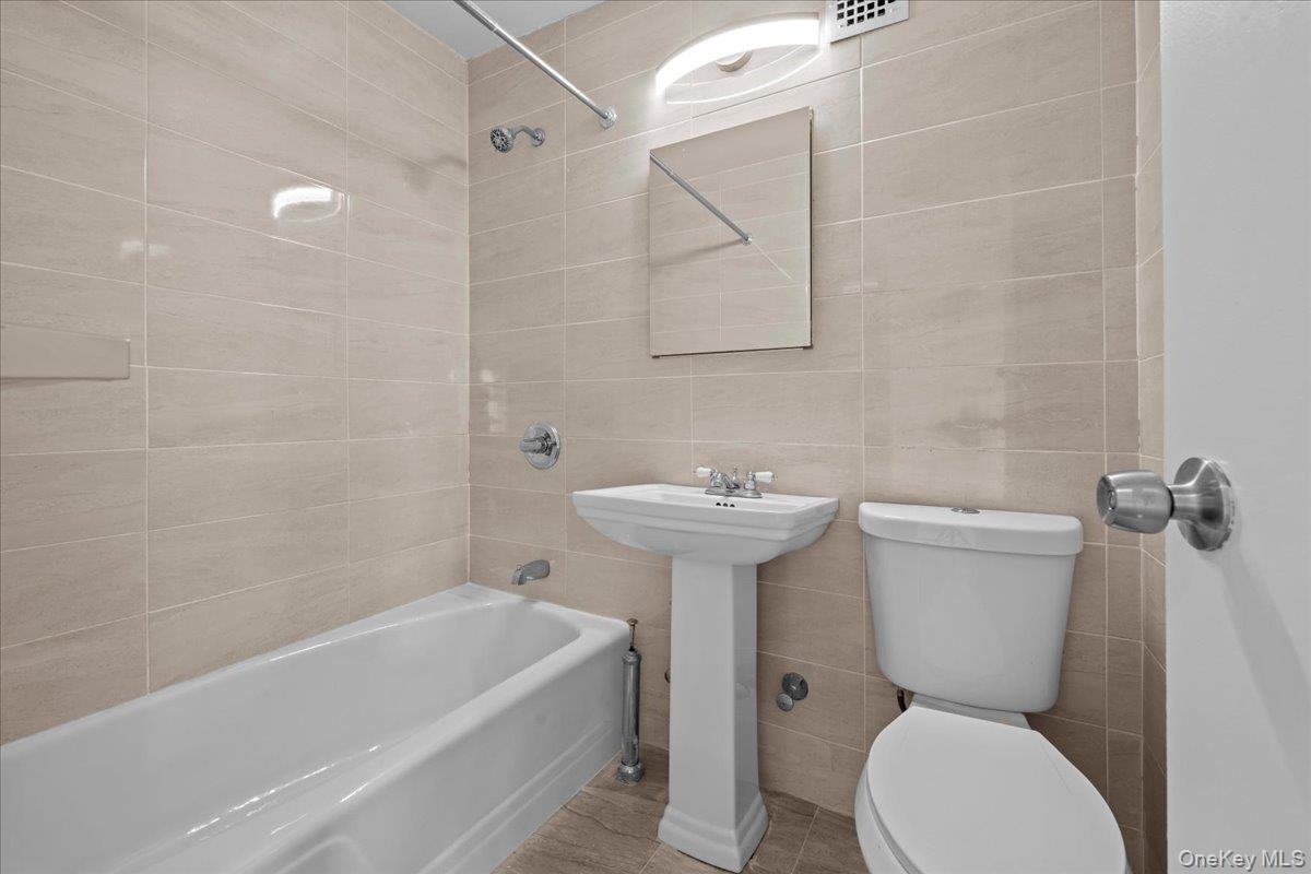 1725 Edison Avenue 5d Property Photo 6