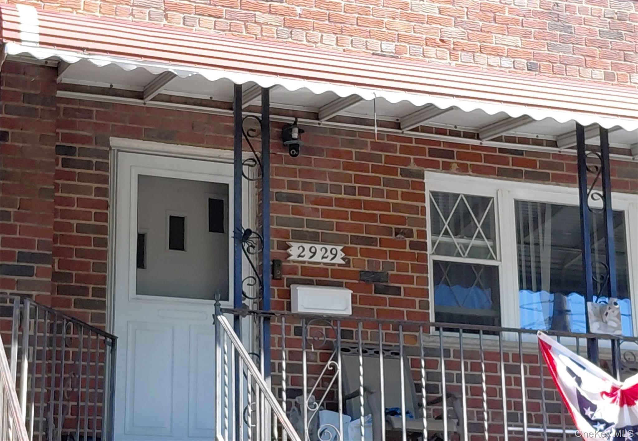 2929 Harding Avenue Property Photo 4