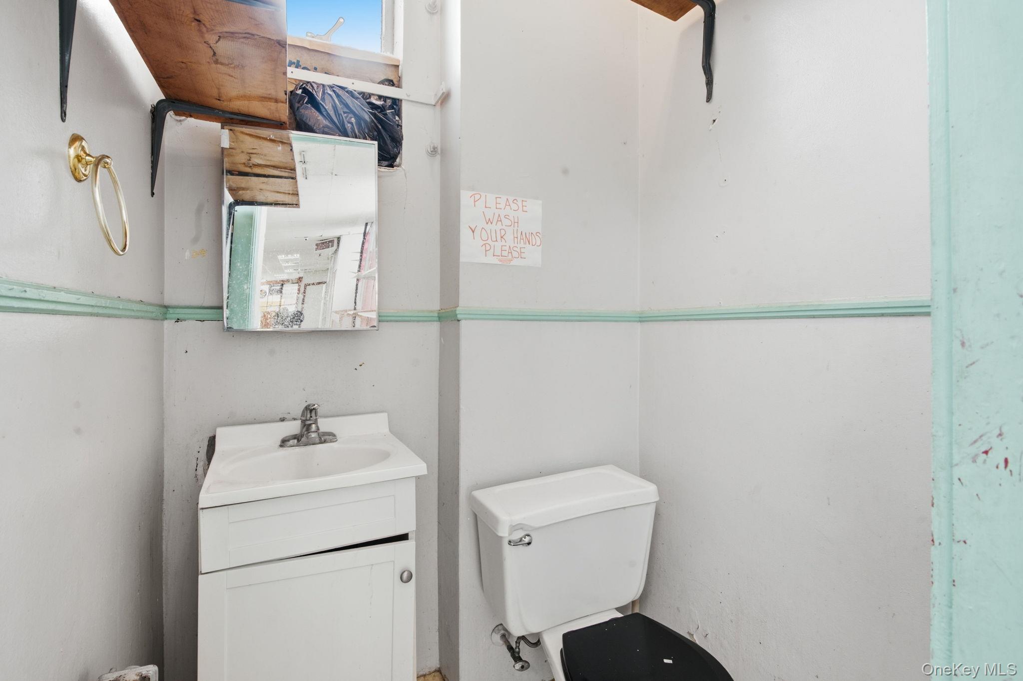 7 New Main Street Property Photo 14
