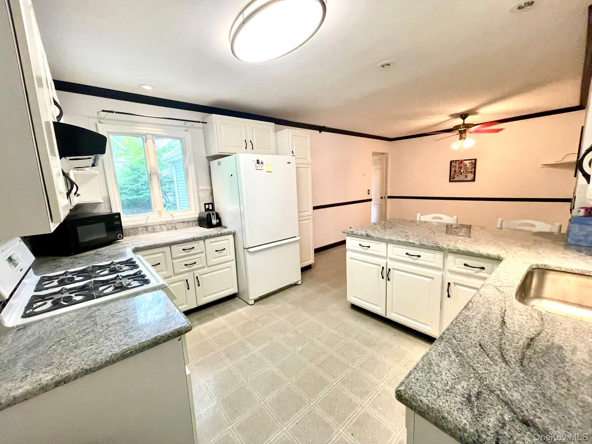 21 Harmony Road Property Photo 8