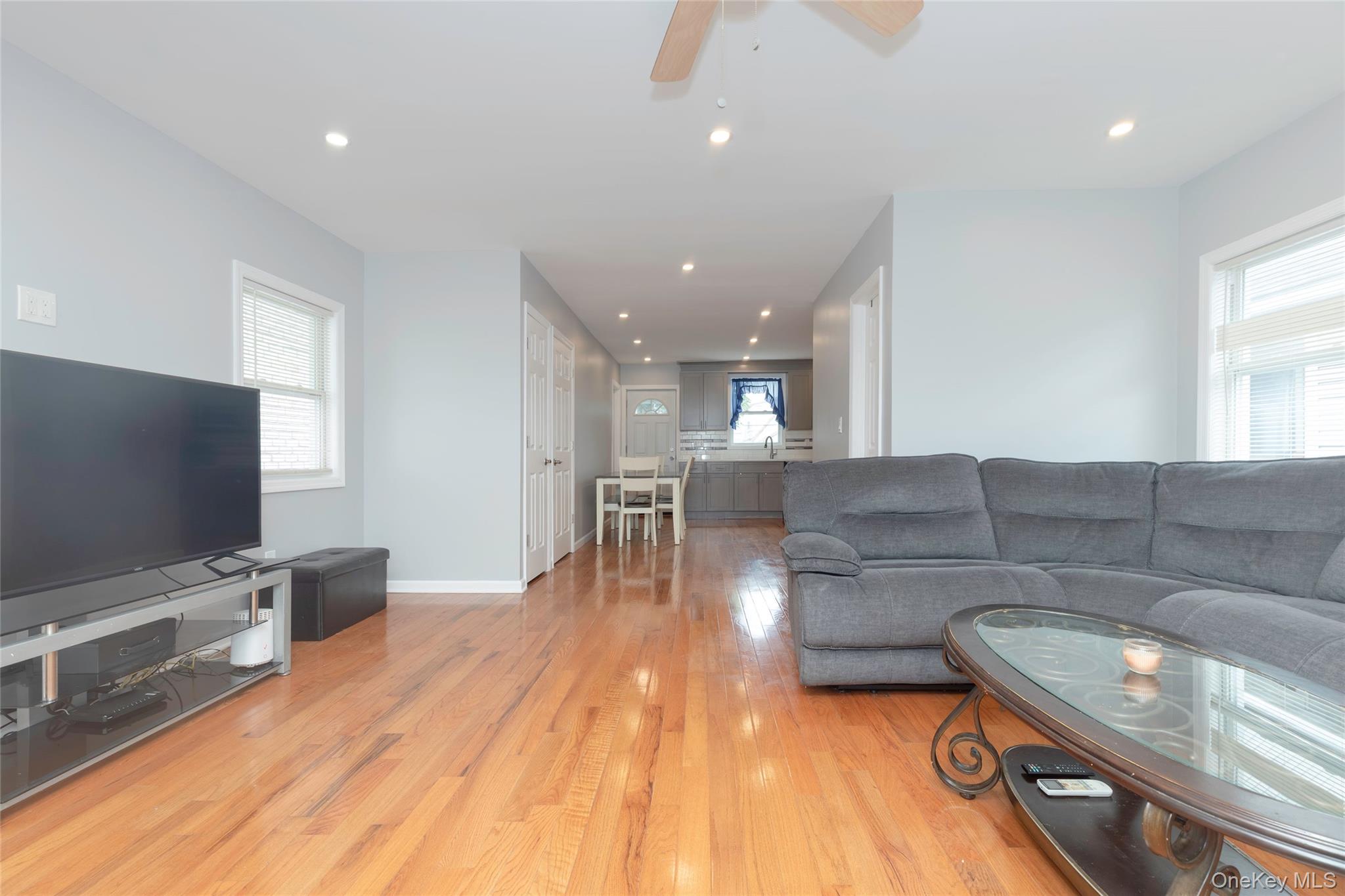 72 Edgewater Park Drive 72c Property Photo 7