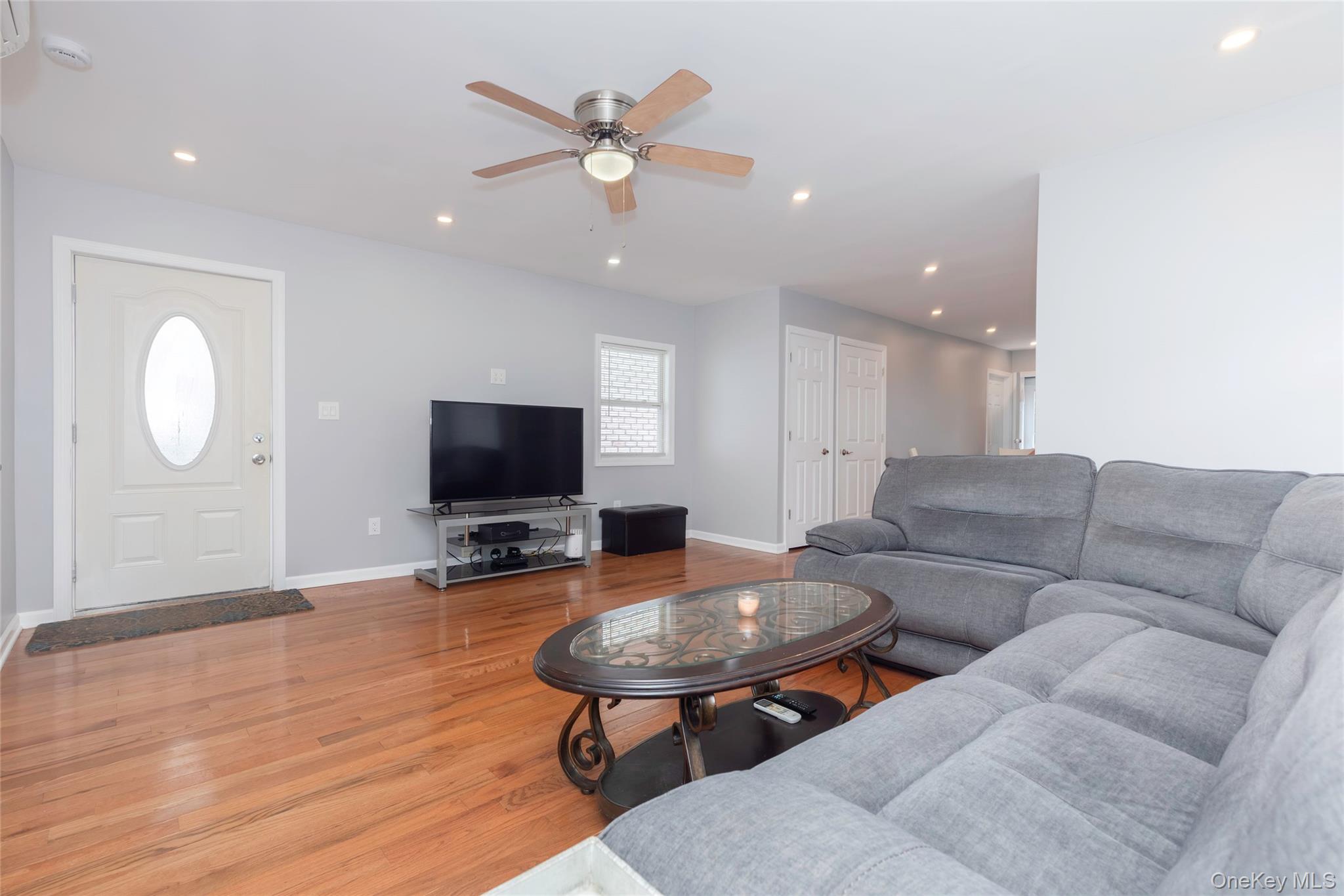 72 Edgewater Park Drive 72c Property Photo 9