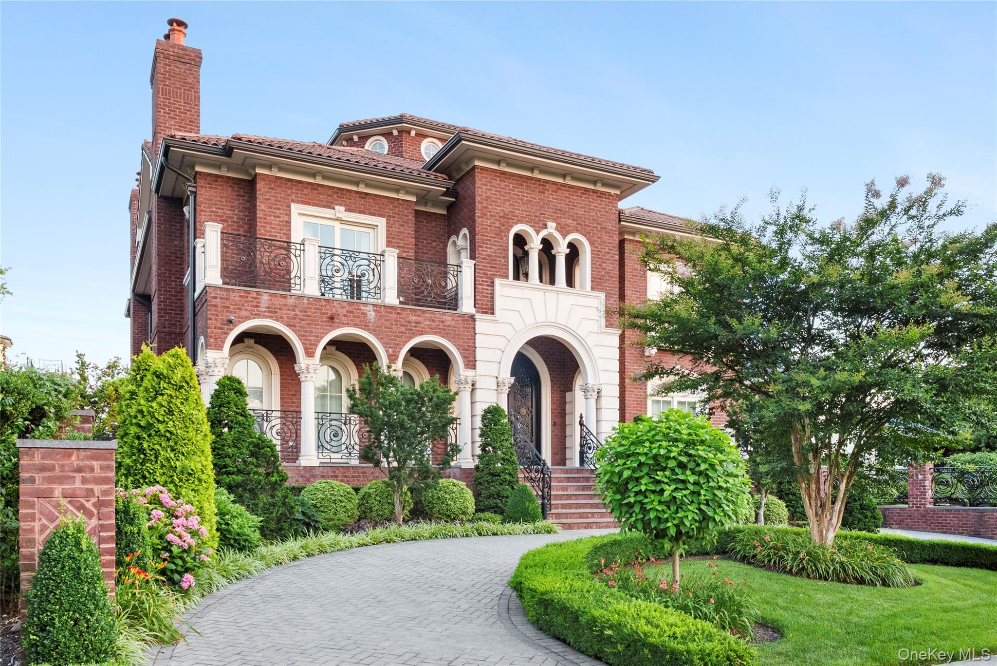 18 Boulevard Property Photo 1
