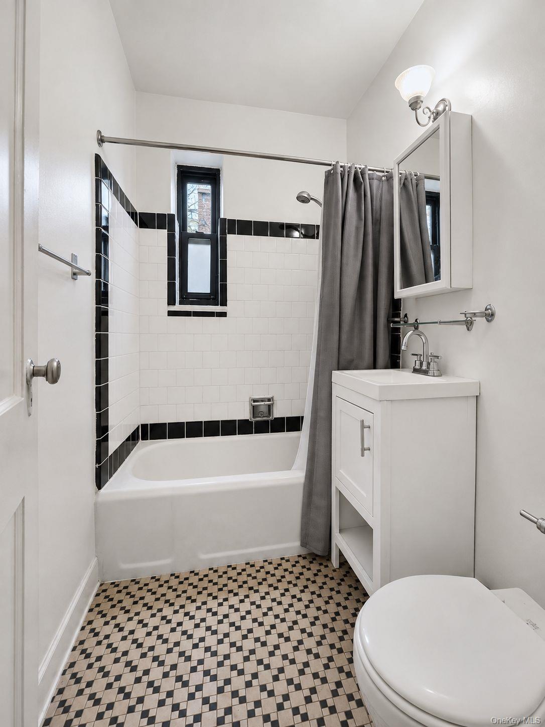 78-10 34th Avenue 1h Property Photo 12