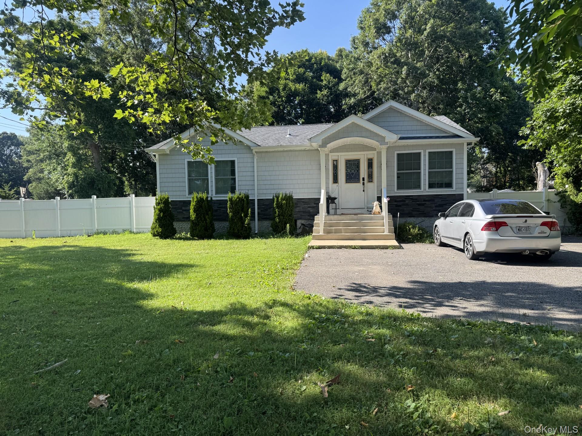 75 Gates Avenue Property Photo 1