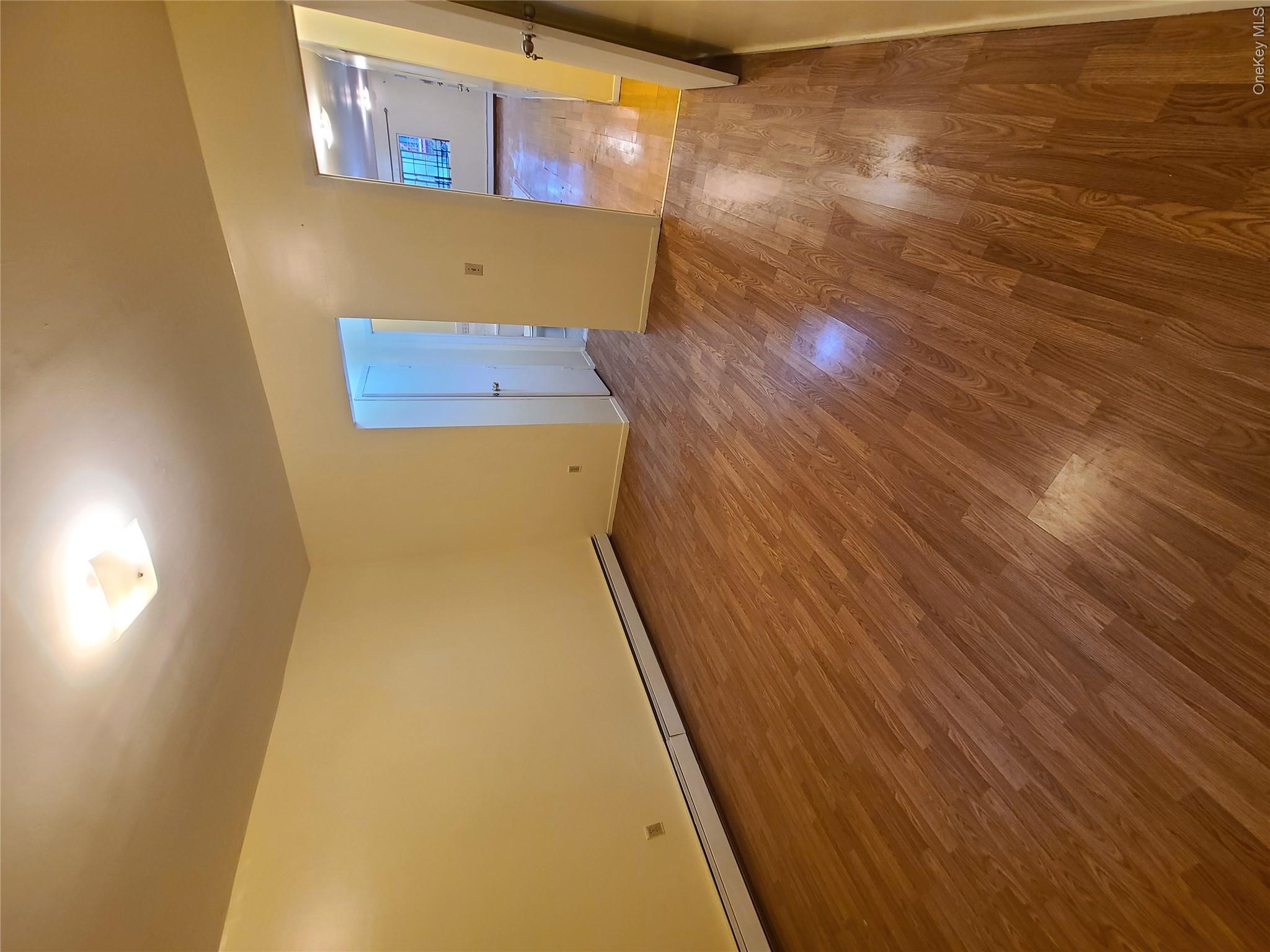 404 E 21st Street Property Photo 4