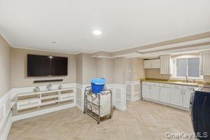 953 E 227th Street Property Photo 12