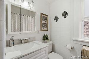 953 E 227th Street Property Photo 13
