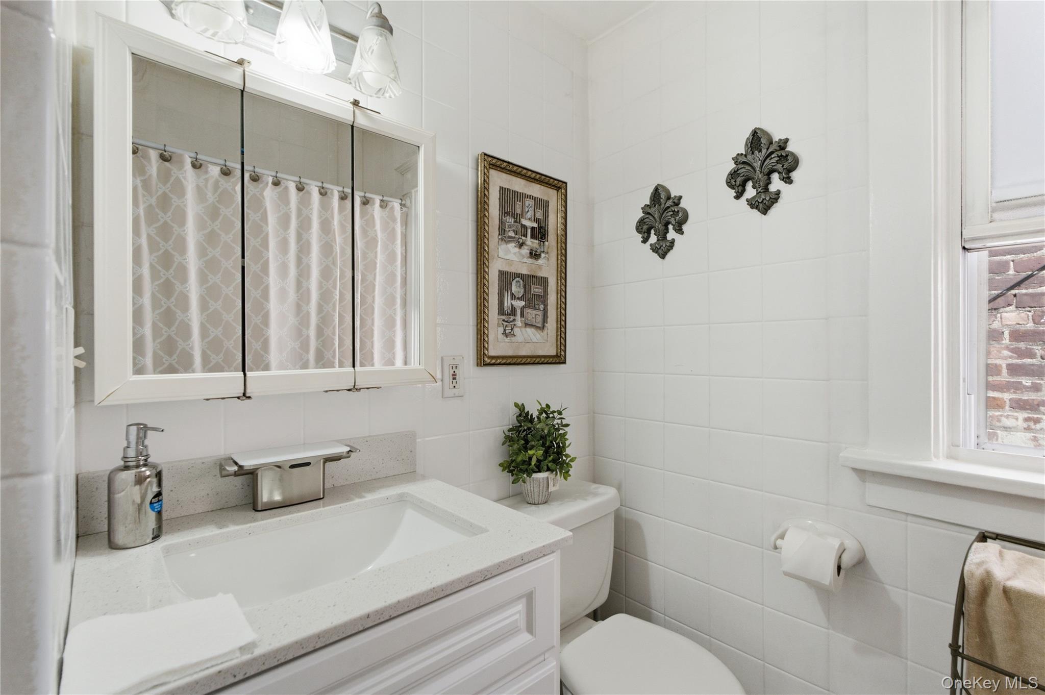 953 E 227th Street Property Photo 18