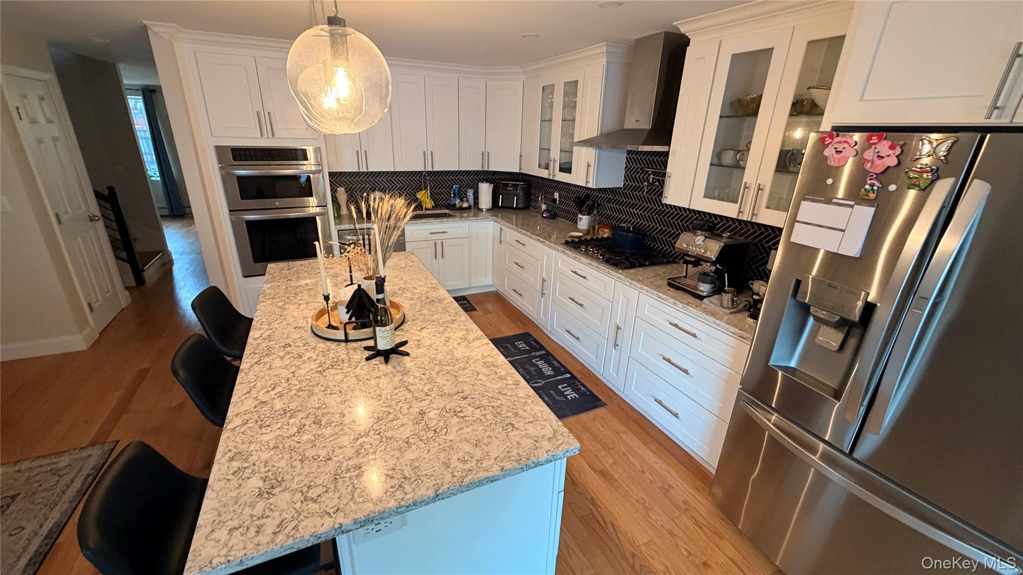 1954 Bergen Street Property Photo 3