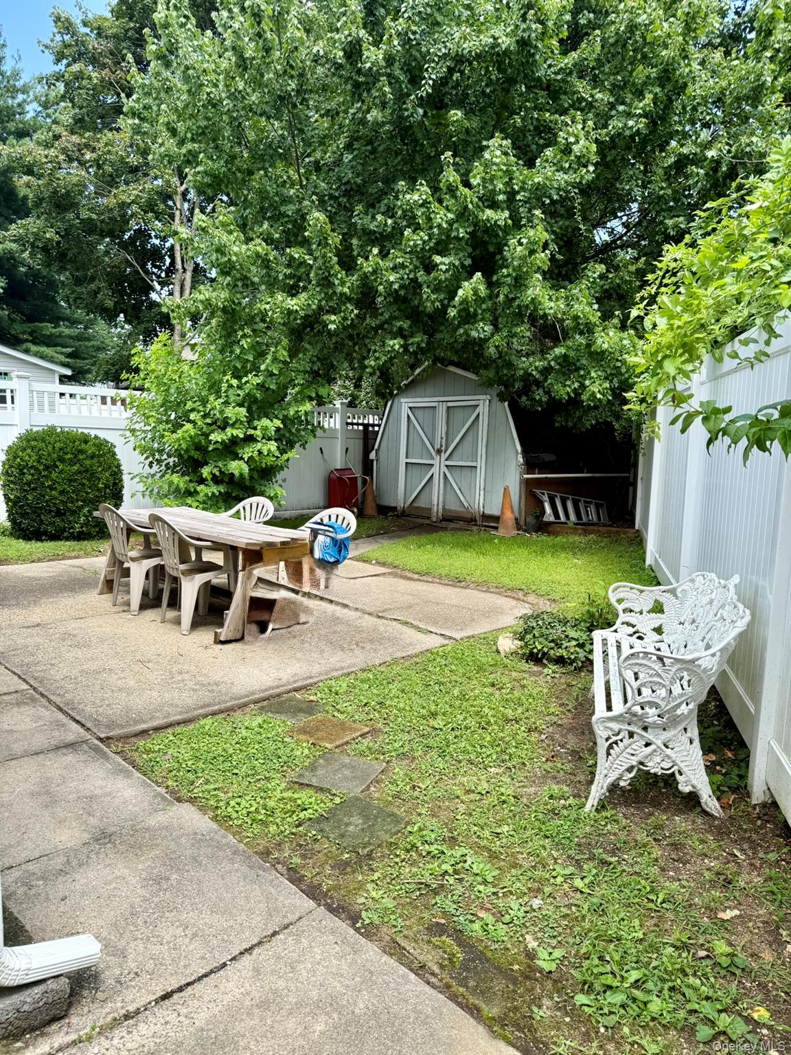 1207 Slabey Avenue Property Photo 24