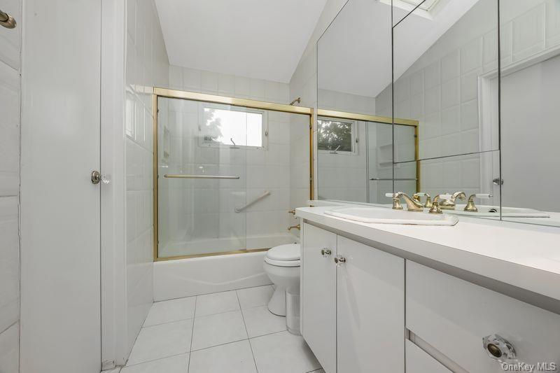 2940 Bond Drive Property Photo 12