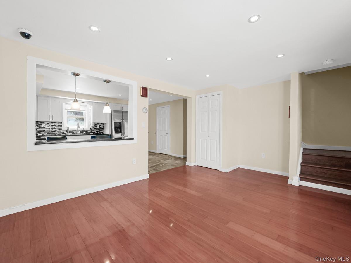 60 E Pine Street Property Photo 3