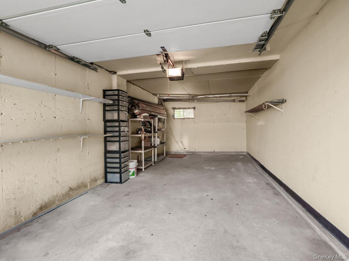 60 E Pine Street Property Photo 14
