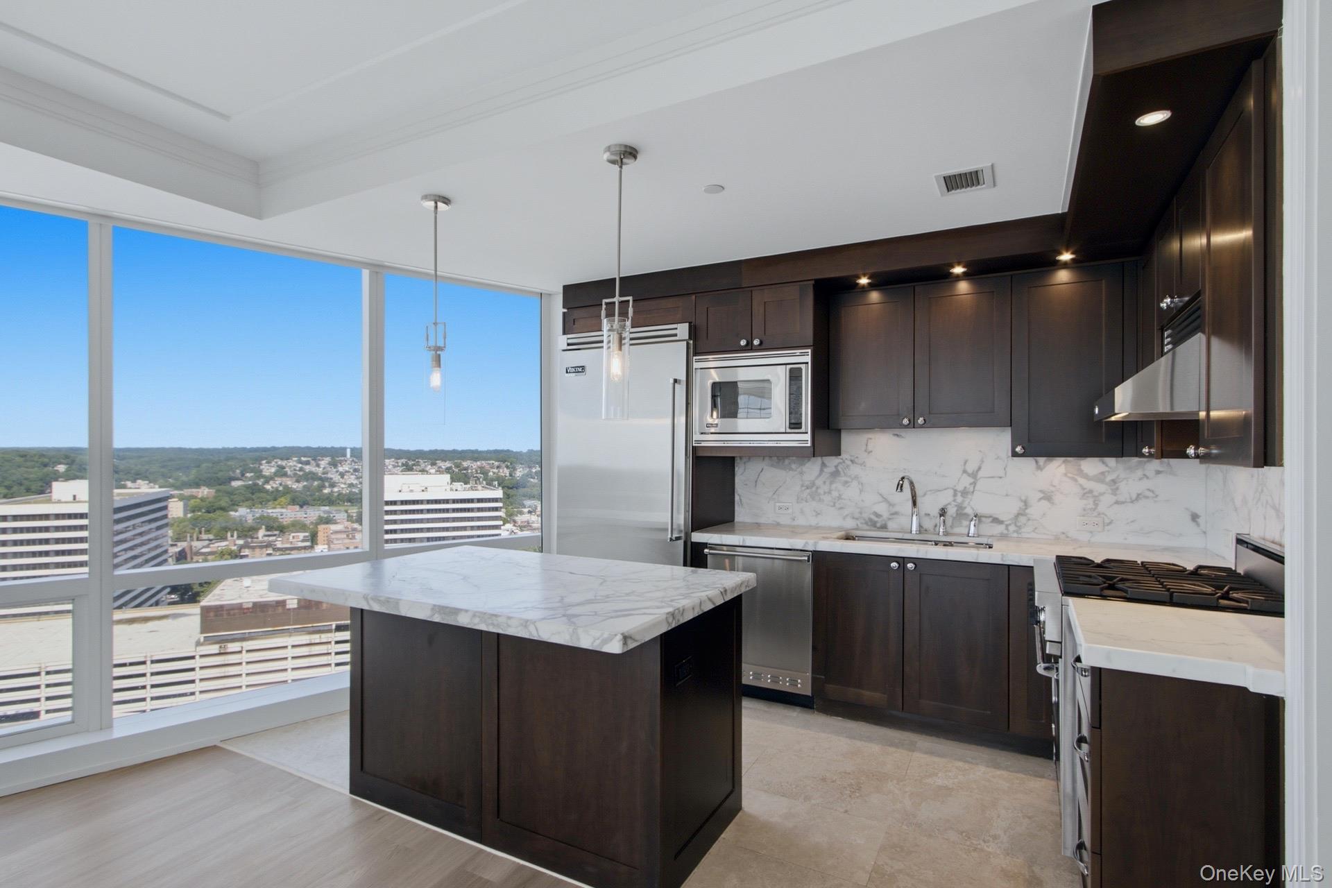 1 Renaissance Square 26g Property Photo 10