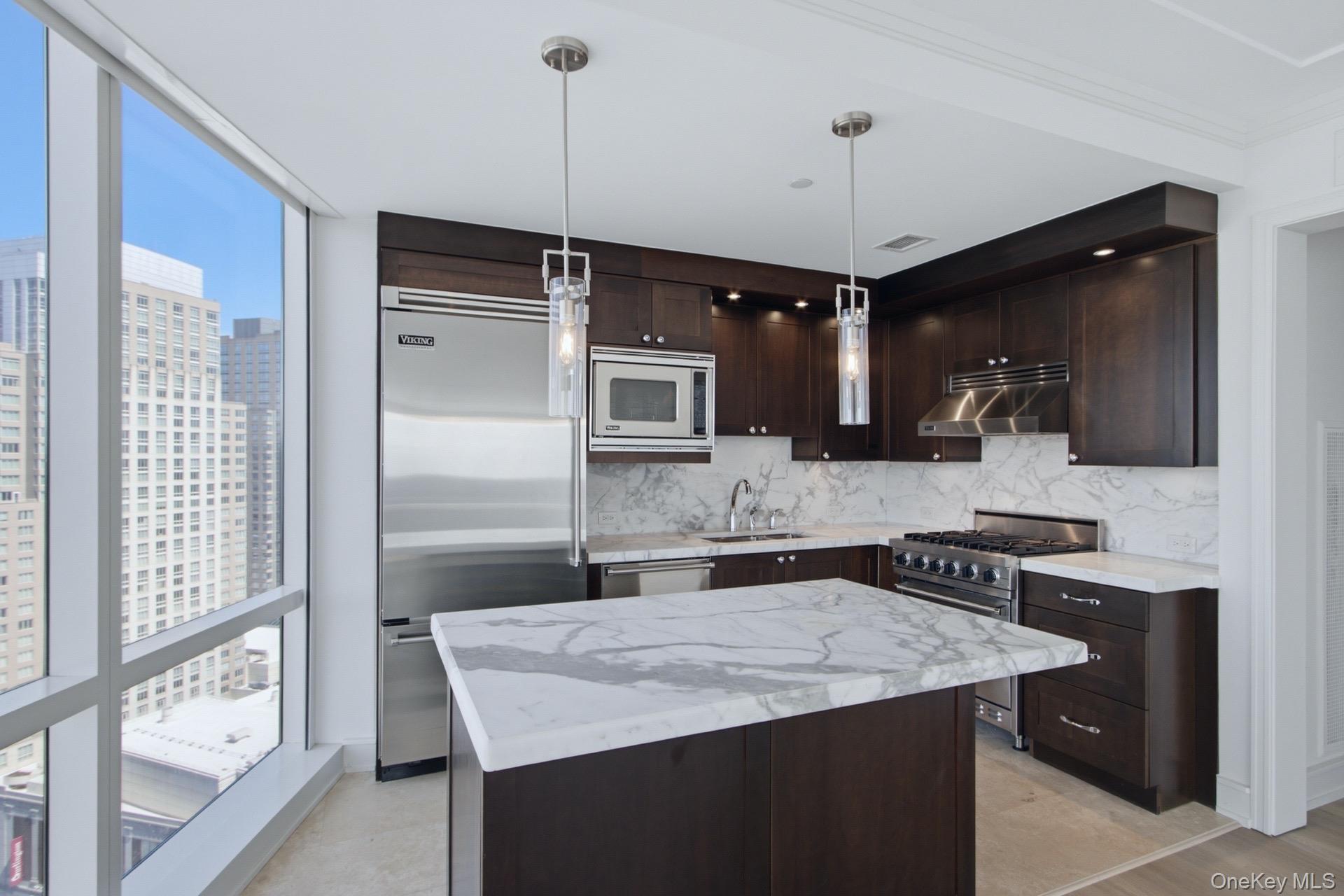 1 Renaissance Square 26g Property Photo 11