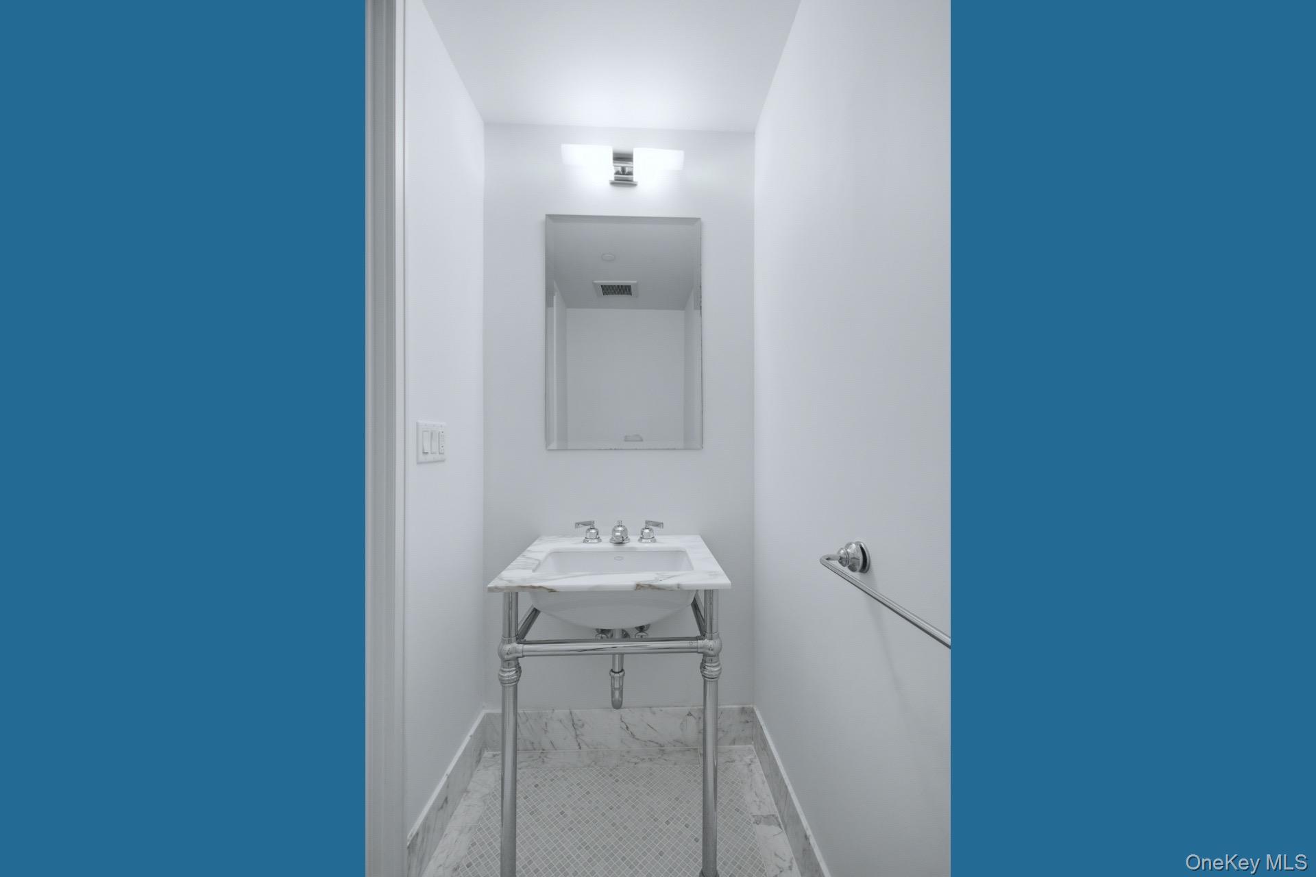 1 Renaissance Square 26g Property Photo 14