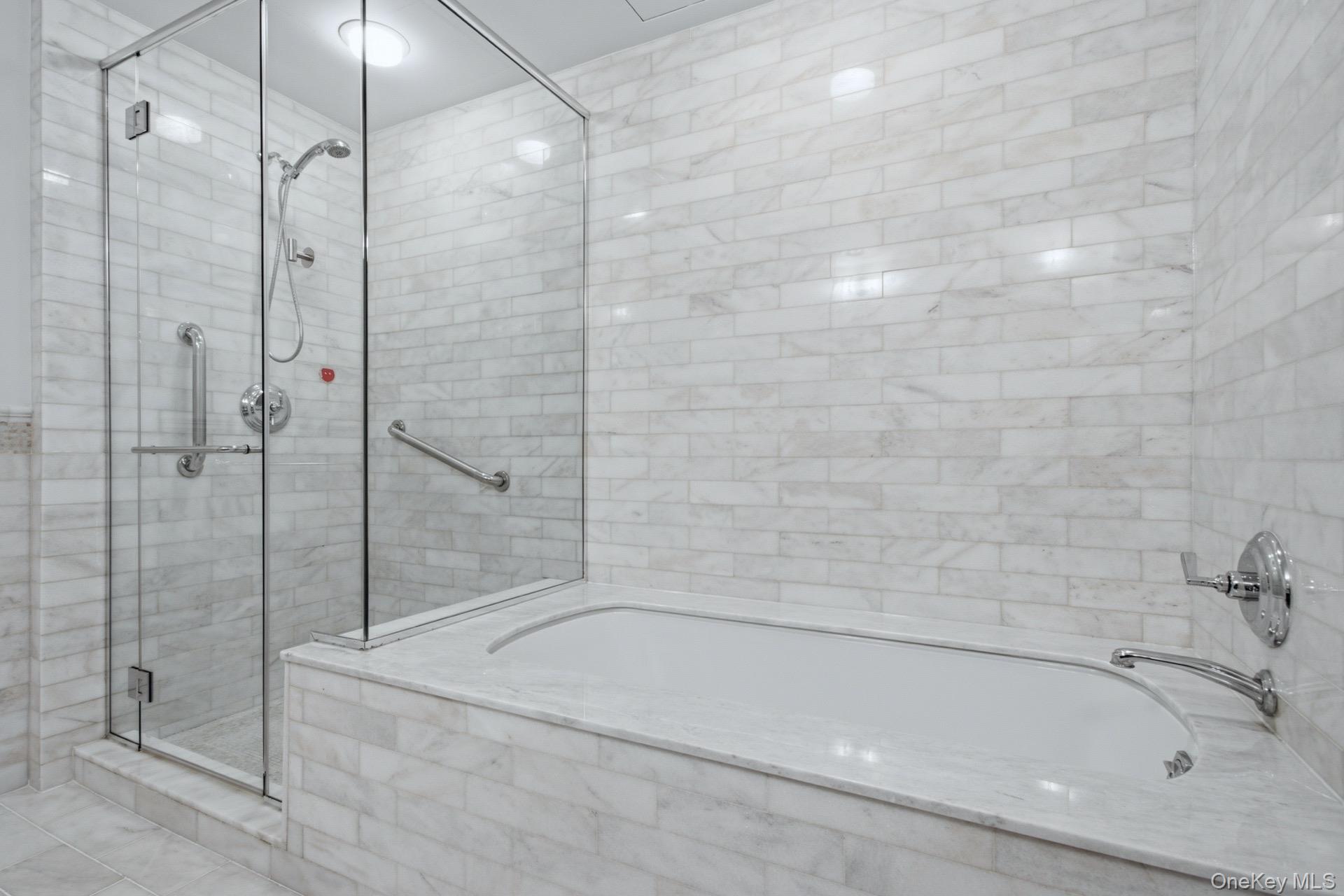 1 Renaissance Square 26g Property Photo 20